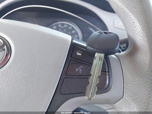 45264295 :رقم المزاد ، 5TDKK3DC5ES447582 vin ، 2014 Toyota Sienna Le V6 8 Passenger مزاد بيع