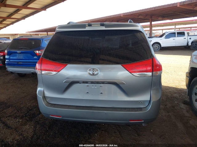 45264295 :رقم المزاد ، 5TDKK3DC5ES447582 vin ، 2014 Toyota Sienna Le V6 8 Passenger مزاد بيع