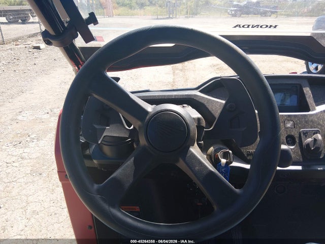 1HFVE0744S4001542 Honda Sxs520 M2