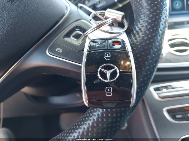 Mercedes-Benz E 300 2018 WDDZF4JB1JA299206 Image 11