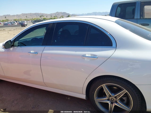 Mercedes-Benz E 300 2018 WDDZF4JB1JA299206 Image 14