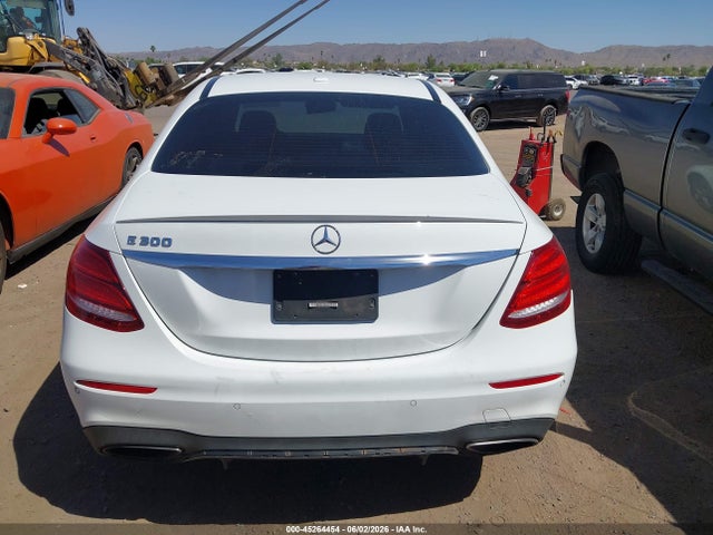 Mercedes-Benz E 300 2018 WDDZF4JB1JA299206 Image 16