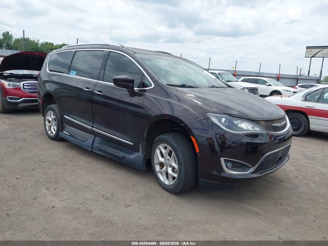Aukcja sprzedaży 2017 Chrysler Pacifica Touring-l Plus, vin: 2C4RC1EG6HR826945, numer aukcji: 45264469