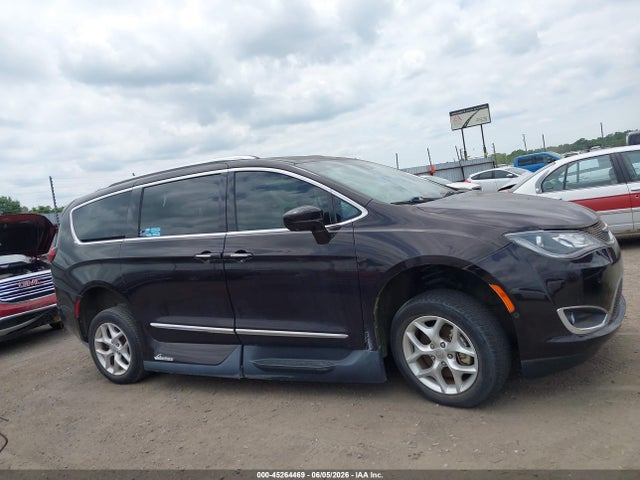 Aukcja sprzedaży 2017 Chrysler Pacifica Touring-l Plus, vin: 2C4RC1EG6HR826945, numer aukcji: 45264469