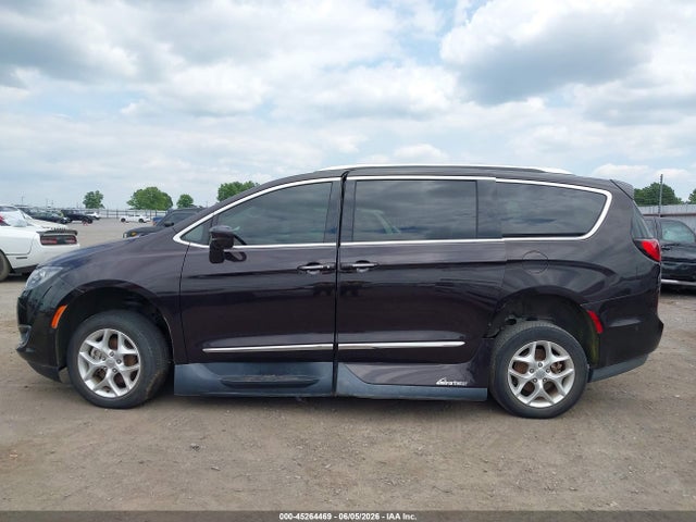Aukcja sprzedaży 2017 Chrysler Pacifica Touring-l Plus, vin: 2C4RC1EG6HR826945, numer aukcji: 45264469