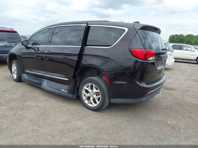Aukcja sprzedaży 2017 Chrysler Pacifica Touring-l Plus, vin: 2C4RC1EG6HR826945, numer aukcji: 45264469