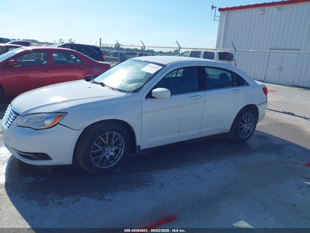 45264602 :رقم المزاد ، 1C3CCBAB6CN117528 vin ، 2012 Chrysler 200 Lx مزاد بيع