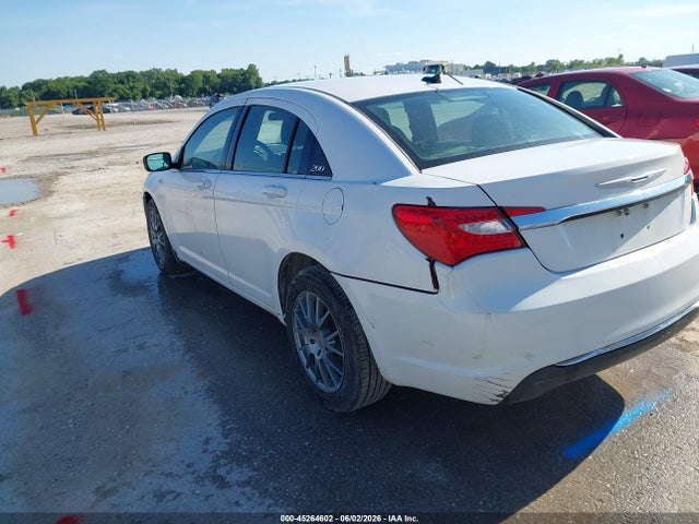 45264602 :رقم المزاد ، 1C3CCBAB6CN117528 vin ، 2012 Chrysler 200 Lx مزاد بيع
