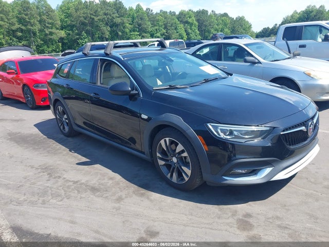 45264603 :رقم المزاد ، W04GV8SXXJ1089817 vin ، 2018 Buick Regal Tourx Essence مزاد بيع