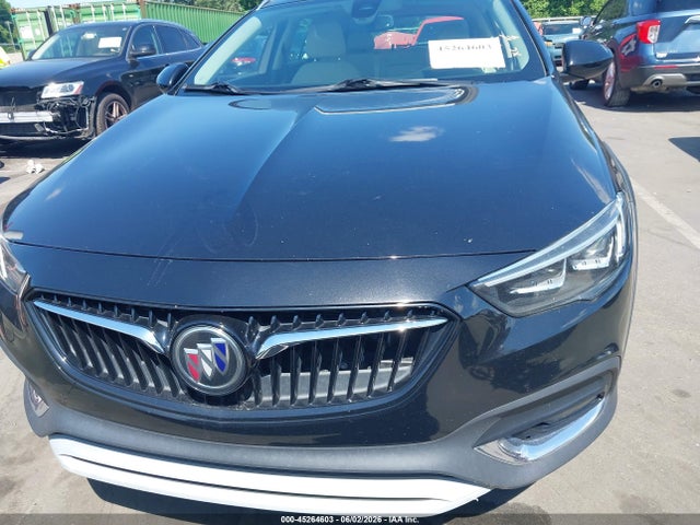 45264603 :رقم المزاد ، W04GV8SXXJ1089817 vin ، 2018 Buick Regal Tourx Essence مزاد بيع