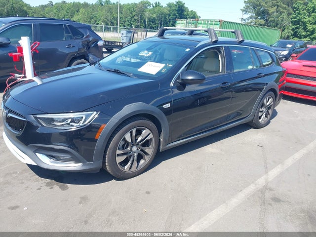 45264603 :رقم المزاد ، W04GV8SXXJ1089817 vin ، 2018 Buick Regal Tourx Essence مزاد بيع