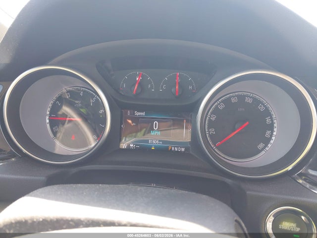 45264603 :رقم المزاد ، W04GV8SXXJ1089817 vin ، 2018 Buick Regal Tourx Essence مزاد بيع