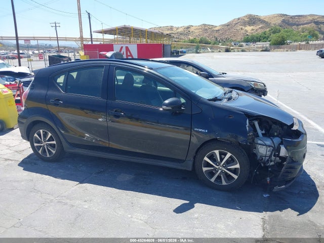 Toyota Prius C Three 2018 JTDKDTB31J1601709 Image 14