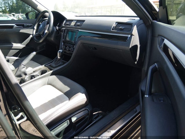 2018 Volkswagen Passat 3.6l V6 Gt მანქანა იყიდება აუქციონზე, vin: 1VWJM7A34JC029654, აუქციონის ნომერი: 45264665