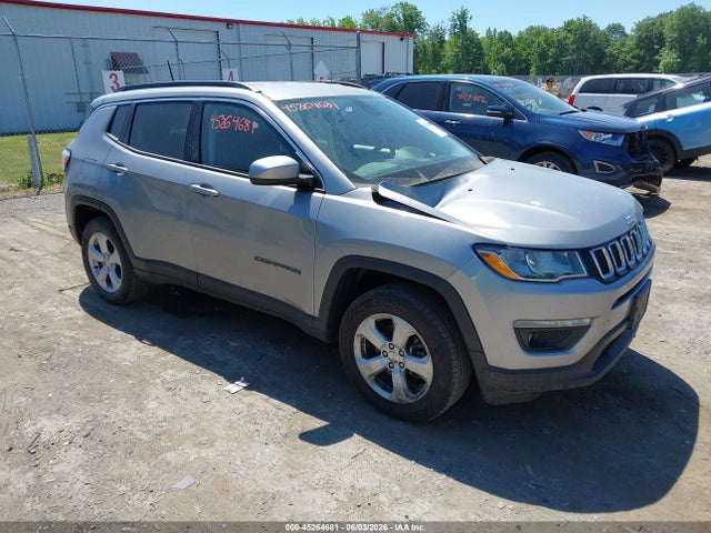 45264681 :رقم المزاد ، 3C4NJDBB4JT270961 vin ، 2018 Jeep Compass Latitude 4x4 مزاد بيع