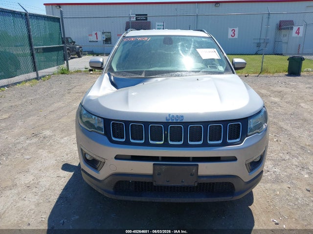 45264681 :رقم المزاد ، 3C4NJDBB4JT270961 vin ، 2018 Jeep Compass Latitude 4x4 مزاد بيع