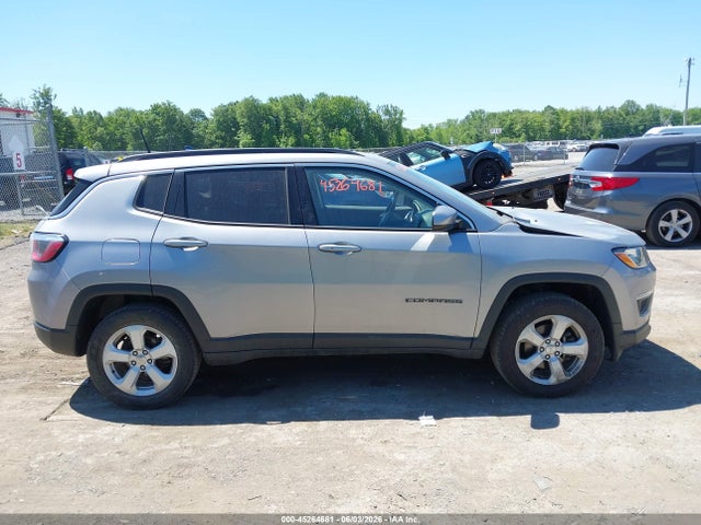 45264681 :رقم المزاد ، 3C4NJDBB4JT270961 vin ، 2018 Jeep Compass Latitude 4x4 مزاد بيع