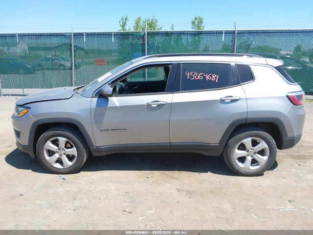 45264681 :رقم المزاد ، 3C4NJDBB4JT270961 vin ، 2018 Jeep Compass Latitude 4x4 مزاد بيع