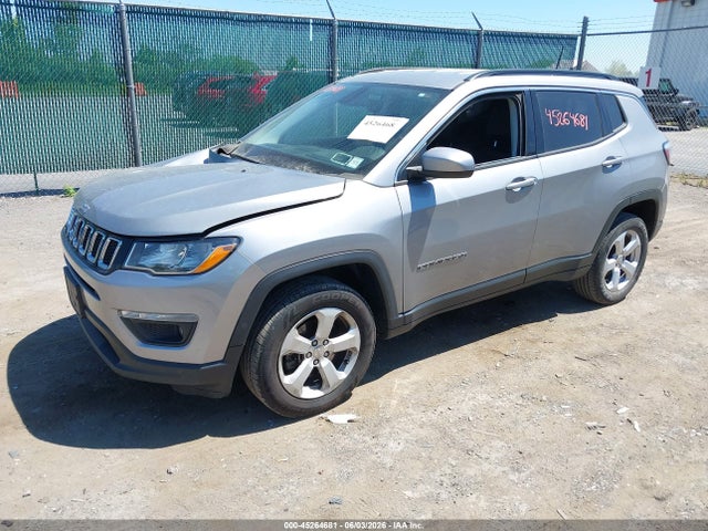 45264681 :رقم المزاد ، 3C4NJDBB4JT270961 vin ، 2018 Jeep Compass Latitude 4x4 مزاد بيع