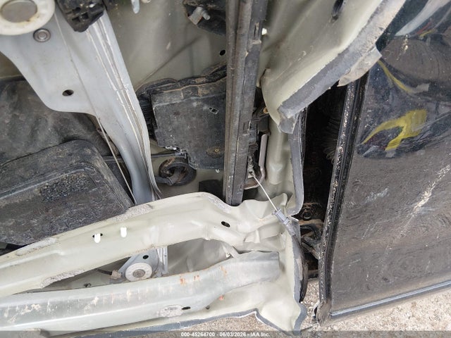 1GCVKREC8JZ244385 Chevrolet Silverado 1500 2lt