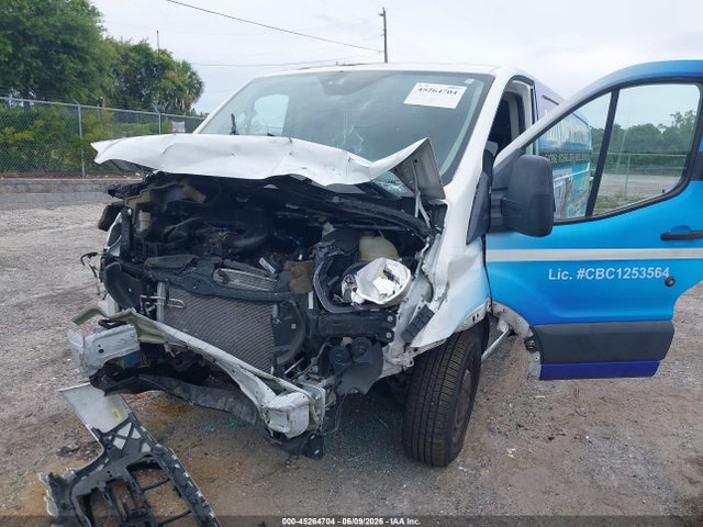 45264704 :رقم المزاد ، 1FTYE9ZM2JKA55943 vin ، 2018 Ford Transit-150 مزاد بيع