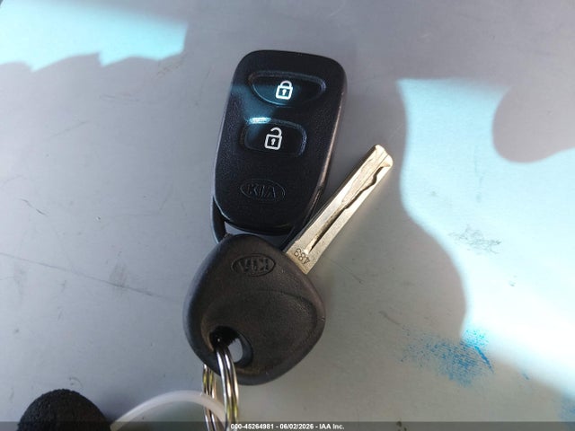 Продажа на аукционе авто 2011 Kia Sorento Lx, vin: 5XYKT3A19BG081747, номер лота: 45264981