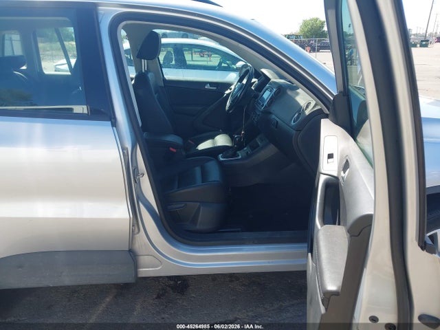 WVGBV7AX5HK026815 Volkswagen Tiguan 2.0t/2.0t S