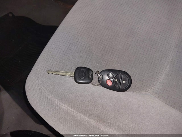 2004 Toyota Sienna Le მანქანა იყიდება აუქციონზე, vin: 5TDZA23C74S117034, აუქციონის ნომერი: 45265003