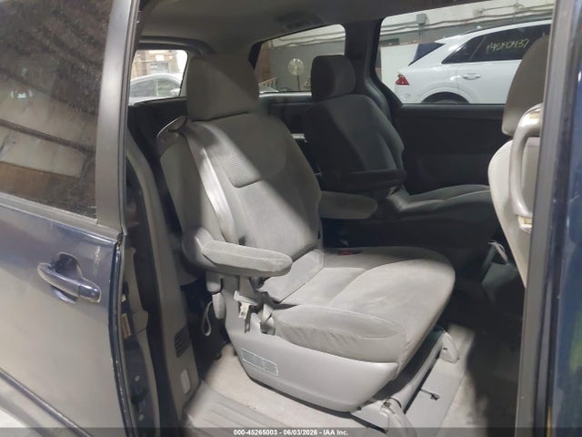 2004 Toyota Sienna Le მანქანა იყიდება აუქციონზე, vin: 5TDZA23C74S117034, აუქციონის ნომერი: 45265003