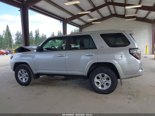 Toyota 4RUNNER SR5 2016 JTEBU5JR1G5378232 Image 14