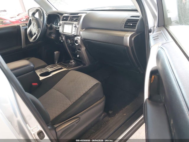 Toyota 4RUNNER SR5 2016 JTEBU5JR1G5378232 Image 5