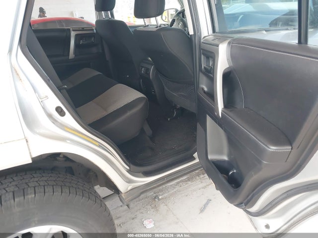 Toyota 4RUNNER SR5 2016 JTEBU5JR1G5378232 Image 8
