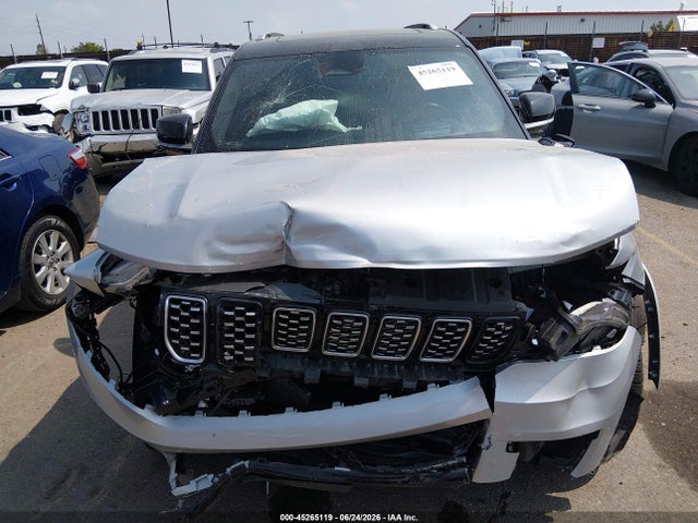 Продажа на аукционе авто 2023 Jeep Grand Cherokee L Summit 4x4, vin: 1C4RJKET9P8807728, номер лота: 45265119