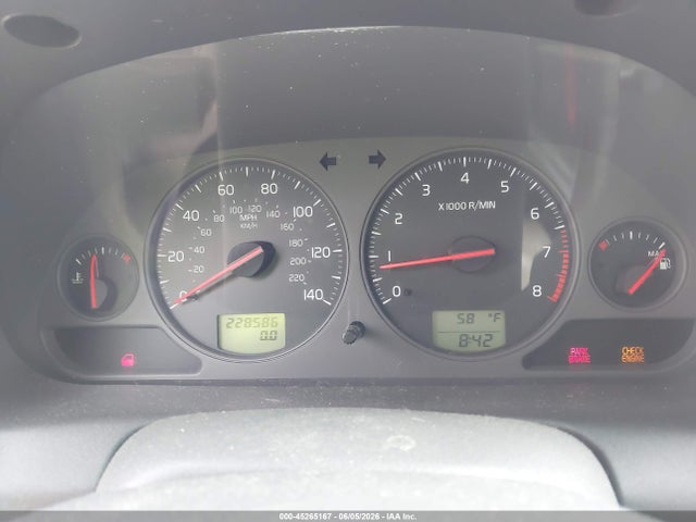45265167 :رقم المزاد ، YV1VW27534F040698 vin ، 2004 Volvo V40 A/lse مزاد بيع