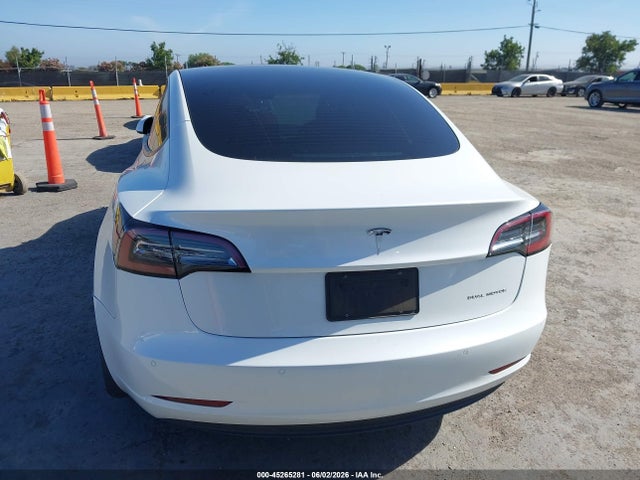 Tesla Model 3 Long Range Dual Motor All-wheel Drive 2022 5YJ3E1EB3NF323899 Image 18