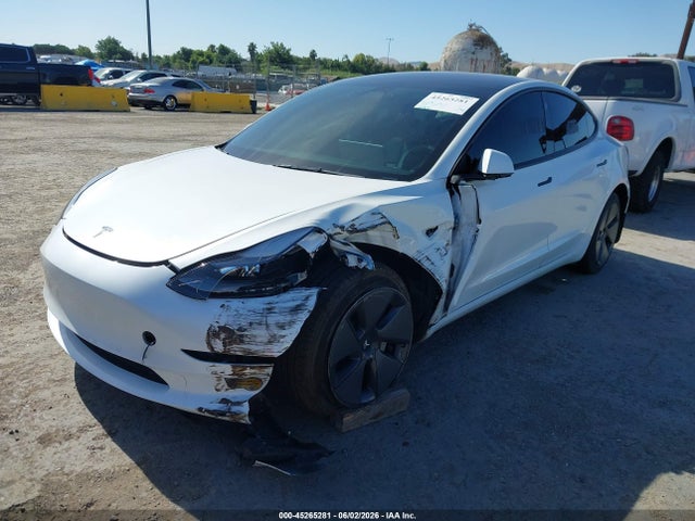Tesla Model 3 Long Range Dual Motor All-wheel Drive 2022 5YJ3E1EB3NF323899 Image 2