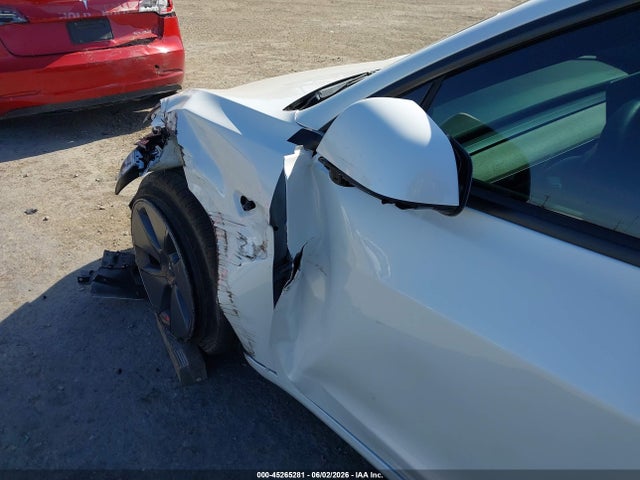Tesla Model 3 Long Range Dual Motor All-wheel Drive 2022 5YJ3E1EB3NF323899 Image 12