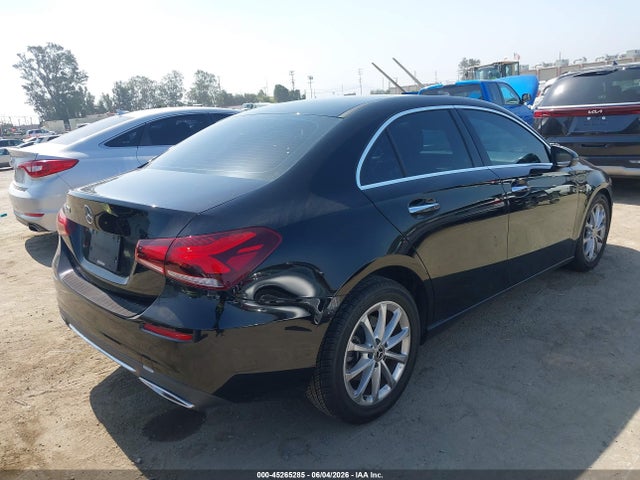 Mercedes-Benz A 220 2019 WDD3G4EB4KW034426 Image 4