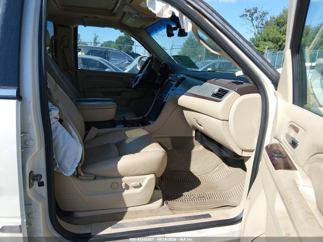 2013 Cadillac Escalade Ext Luxury მანქანა იყიდება აუქციონზე, vin: 3GYT4MEF7DG113493, აუქციონის ნომერი: 45265307