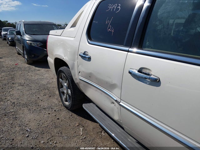 2013 Cadillac Escalade Ext Luxury მანქანა იყიდება აუქციონზე, vin: 3GYT4MEF7DG113493, აუქციონის ნომერი: 45265307