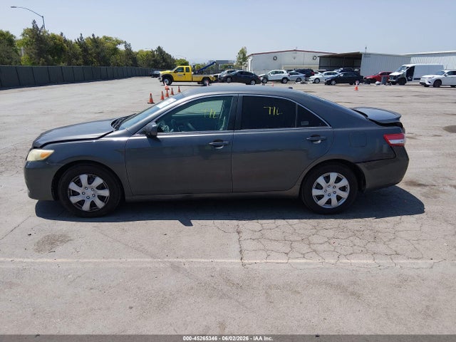 45265346 :رقم المزاد ، 4T4BF3EK4BR109805 vin ، 2011 Toyota Camry Le مزاد بيع