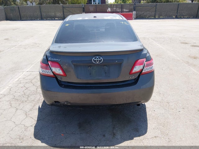 45265346 :رقم المزاد ، 4T4BF3EK4BR109805 vin ، 2011 Toyota Camry Le مزاد بيع
