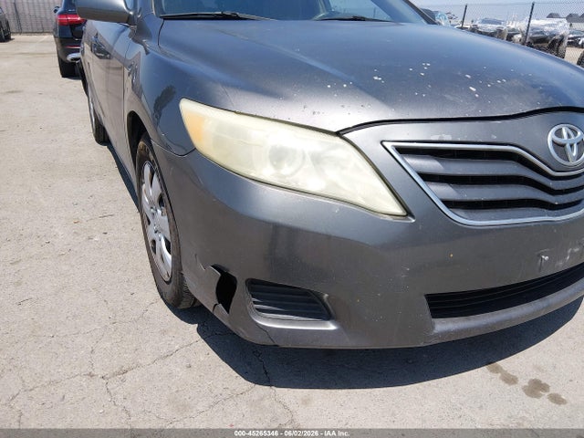 45265346 :رقم المزاد ، 4T4BF3EK4BR109805 vin ، 2011 Toyota Camry Le مزاد بيع