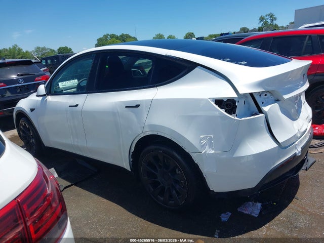 2022 Tesla Model Y Long Range Dual Motor All-wheel Drive მანქანა იყიდება აუქციონზე, vin: 7SAYGAEE2NF316505, აუქციონის ნომერი: 45265516