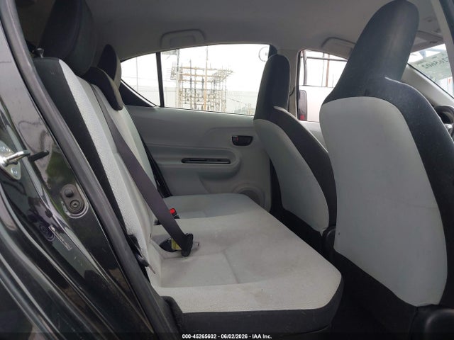Toyota Prius C One 2014 JTDKDTB34E1082550 Image 8