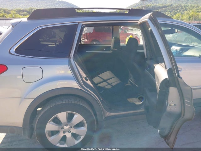 45265647 :رقم المزاد ، 4S4BRBGC7B3421964 vin ، 2011 Subaru Outback 2.5i Premium مزاد بيع