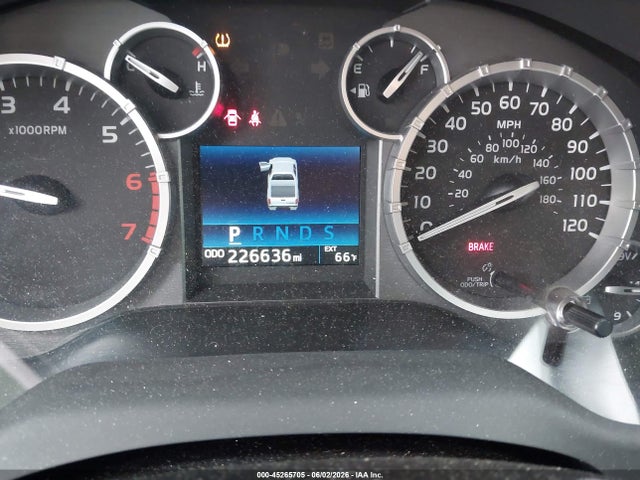 5TFRY5F12GX205107 Toyota Tundra Sr5 5.7l V8