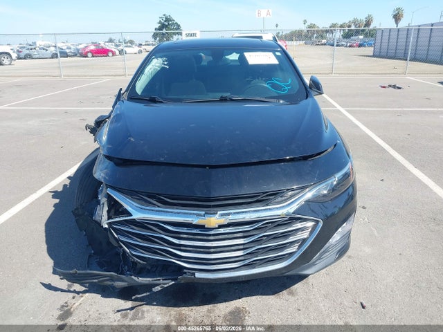 1G1ZD5ST7NF181546 Chevrolet Malibu Fwd Lt