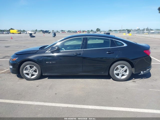 1G1ZD5ST7NF181546 Chevrolet Malibu Fwd Lt