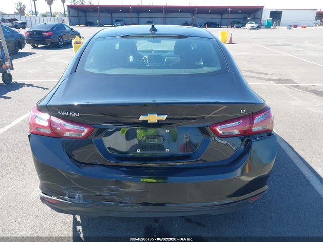 1G1ZD5ST7NF181546 Chevrolet Malibu Fwd Lt